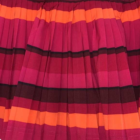 RARE LULULEMON SKORT! Get it before it is GONE!! Size 2 - Picture 7 of 9